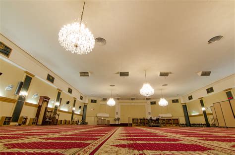 Muslim community center - Mississauga Muslim Community Center (MMCC) 2505 Dixie Road, Mississauga, Ontario, L4Y 2A1, Canada. Phone: 905 270 4900. Email: info@mmcc-canada.org